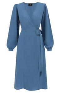 sukienka jedwabna kopertowa niebieska